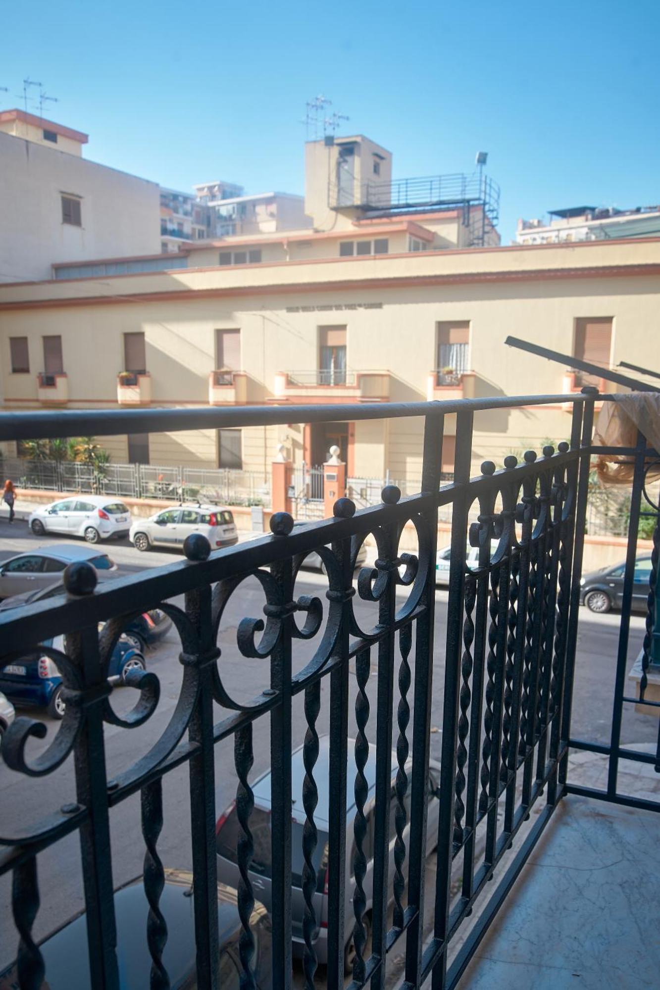 D'Aragona Guest House Palermo Buitenkant foto